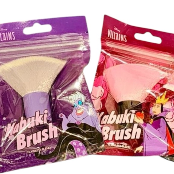 👑 2X DISNEY MAKEUP BRUSHES 👑 - Picture 1 of 1